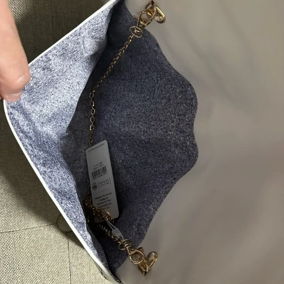 Clutch - Picture 4 of 5